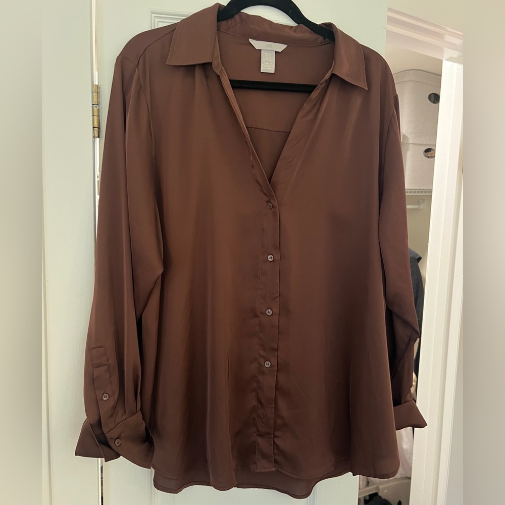 H&M Brown Button Down Shirt with Notched Collar and Cuffed Sleeves